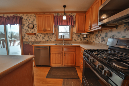 Off-Grid Solar Renewable Energy System Home on 67 Acres with Pine - image 19