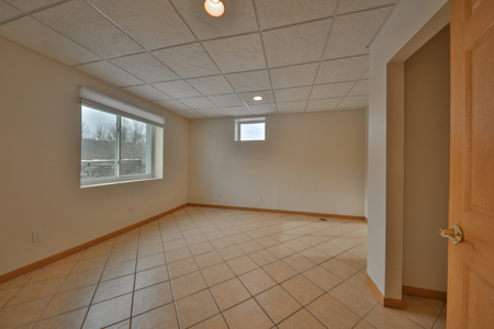 Off-Grid Solar Renewable Energy System Home on 67 Acres with Pine - image 23