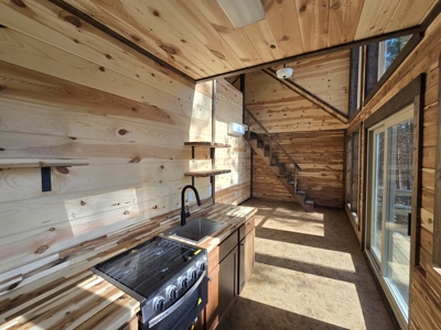 Cabin Adjoining National Forest – Billy Creek Recreational Area - image 24