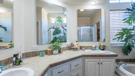 118 Acres + Spacious Home in the Missouri Ozarks - image 18