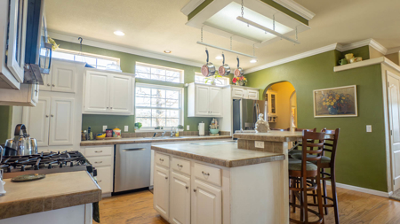 118 Acres + Spacious Home in the Missouri Ozarks - image 11