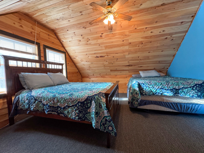 Peaceful Waterfront Cottage - Lincoln, Maine - image 16