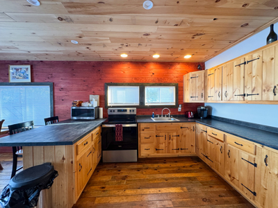 Peaceful Waterfront Cottage - Lincoln, Maine - image 9