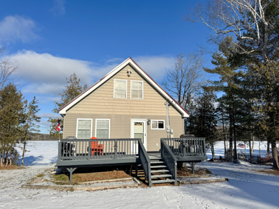 Peaceful Waterfront Cottage - Lincoln, Maine - image 1
