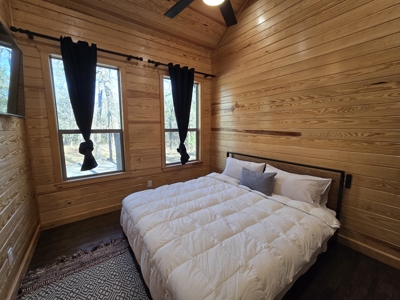 Two Stunning Rustic Cabins & Outdoor Kitchen - National Forest - image 19
