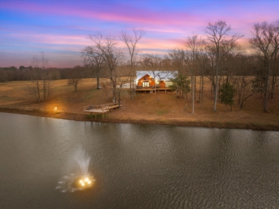 208 East Texas Acres Stocked Lake Log Cabin Cattle Ranch Hunting - image 2