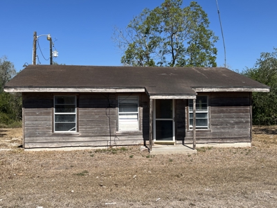 Fishing cabin on Lake Corpus Christi Tx - image 17
