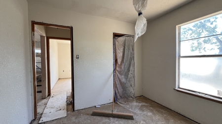 Fishing cabin on Lake Corpus Christi - image 41