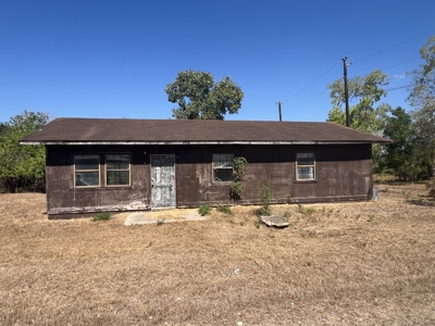Fishing cabin on Lake Corpus Christi - image 2