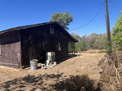 Fishing cabin on Lake Corpus Christi - image 3