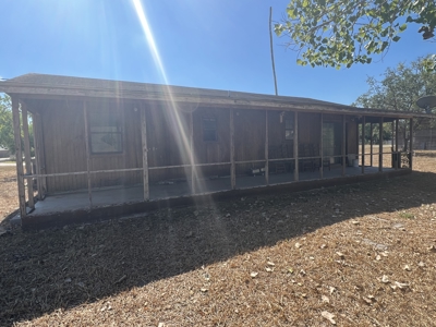 Fishing cabin on Lake Corpus Christi - image 5