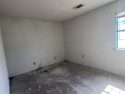 Fishing cabin on Lake Corpus Christi - image 15