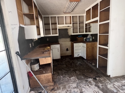 Fishing cabin on Lake Corpus Christi - image 8