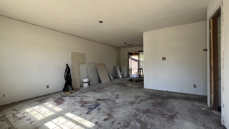 Fishing cabin on Lake Corpus Christi - image 45