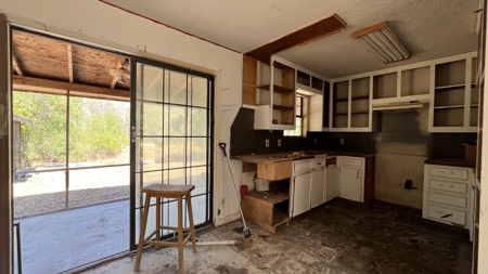 Fishing cabin on Lake Corpus Christi - image 48