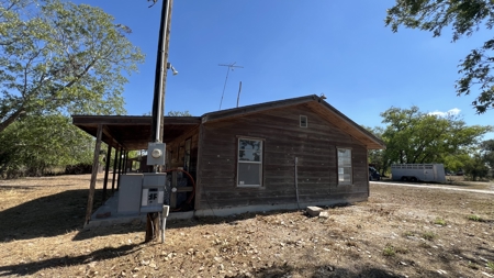 Fishing cabin on Lake Corpus Christi - image 28