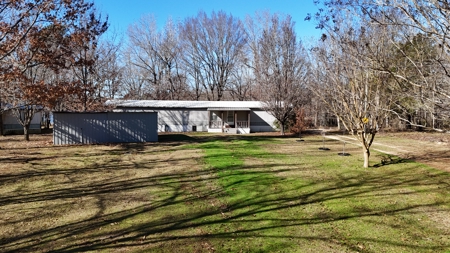 3 Bedroom Turnkey Riverfront Home For Sale in Millers Ferry, AL - image 6