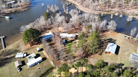3 Bedroom Turnkey Riverfront Home For Sale in Millers Ferry, AL - image 9