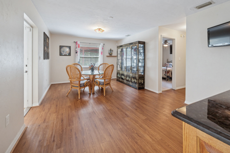 Custom 3BR/2BA Home on 10.3 acres with barn & RV hookup - image 38