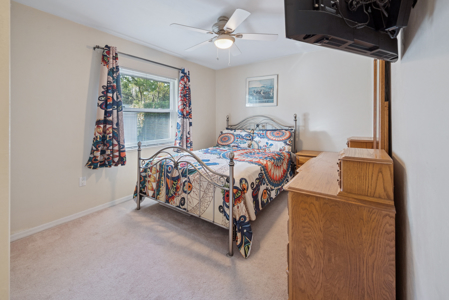 Custom 3BR/2BA Home on 10.3 acres with barn & RV hookup - image 41