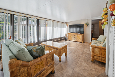 Custom 3BR/2BA Home on 10.3 acres with barn & RV hookup - image 50