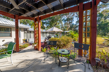 Custom 3BR/2BA Home on 10.3 acres with barn & RV hookup - image 11