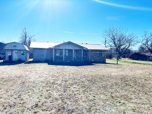 Brick home on Hwy 62/412 Highland AR