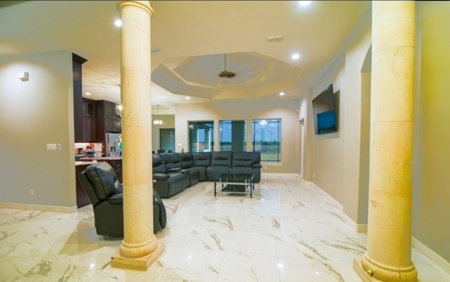 “Luxury Living on 6.875 Acres” - image 8