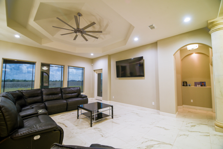 “Luxury Living on 6.875 Acres” - image 9