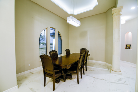 “Luxury Living on 6.875 Acres” - image 11