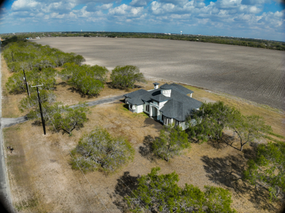 “Luxury Living on 6.875 Acres” - image 3