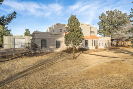 Well-Maintained Home with Horse Facilities in Las Cruces, NM - image 2