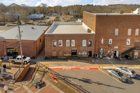 Pre-leasing brand-new industrial style apartment units - image 2