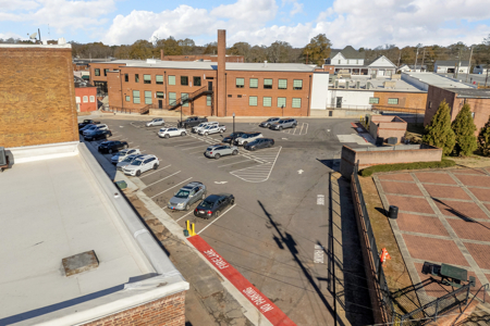 Now pre-leasing three brand-new industrial-style apartment units - image 3