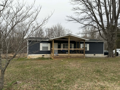 Home on 1.9+/- Acres in Albany, Kentucky - image 1