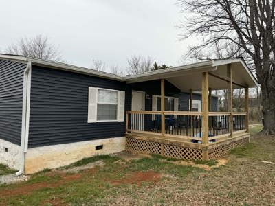 Home on 1.9+/- Acres in Albany, Kentucky - image 2