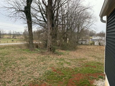 Home on 1.9+/- Acres in Albany, Kentucky - image 10