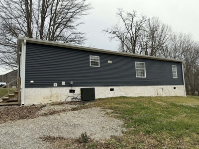 Home on 1.9+/- Acres in Albany, Kentucky - image 5