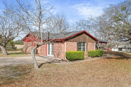 Breathtaking Views & Versatile Living in Copperas Cove - image 5