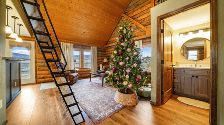 Log Home in Western Colorado With Acreage - image 12