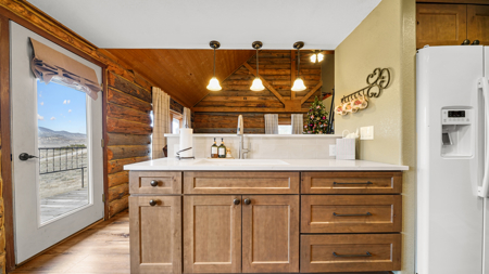 Log Home in Western Colorado With Acreage - image 9
