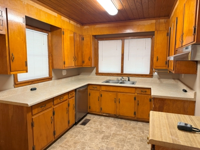 Brick Country Home With Acreage For Sale In Tn With Pond - image 9