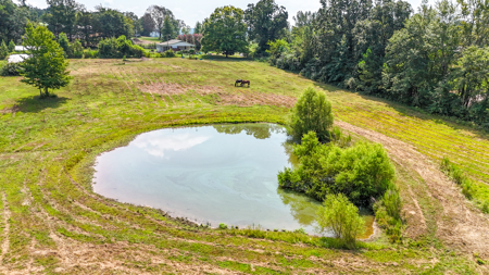 Brick Country Home With Acreage For Sale In Tn With Pond - image 4