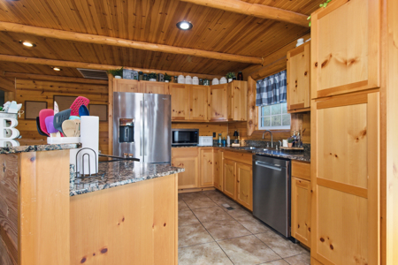 Gated Log Home With Views, Shop & Outdoor Lifestyle - image 16