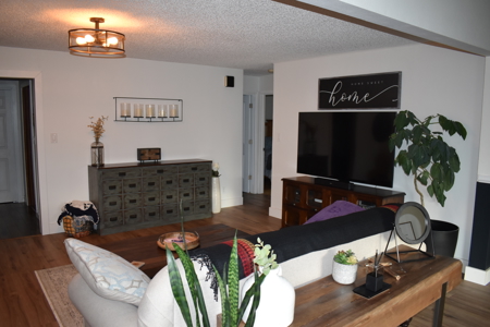 One level home in Shelby, MT for Sale - image 4