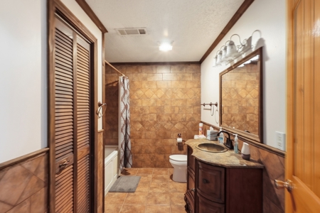 45 Fenced Acres + 4/3 Home + 1,400 Sq Ft Climate-Controlled Shop - image 44