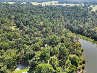 East Texas Waterfront Lot for Sale with Barndominium Lake Tyler - image 9