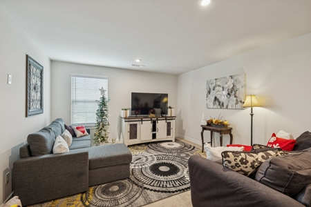 Country Home for Sale in Maury County, Tennessee - image 27