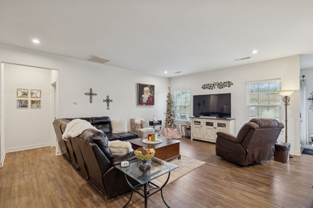 Country Home for Sale in Maury County, Tennessee - image 13