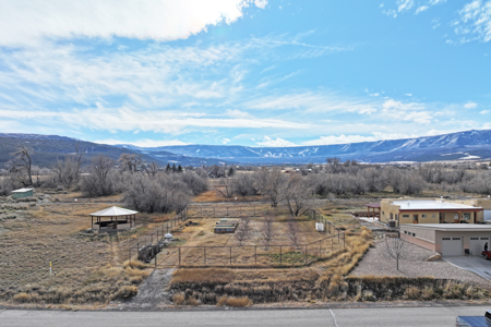 Home For Sale with community Acreage Near Powderhorn Ski Resort - image 24